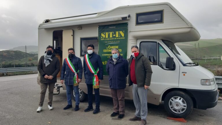 Zone Franche Montane – 17esimo giorno di sit-in, presente anche il sindaco di Tusa