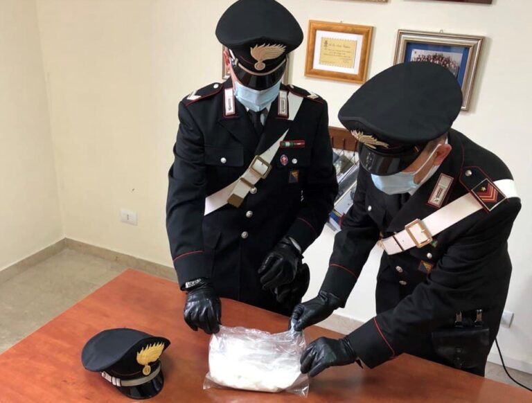 Messina – 200 grammi di cocaina nascosti tra la carne equina, i Carabinieri arrestano un 52enne