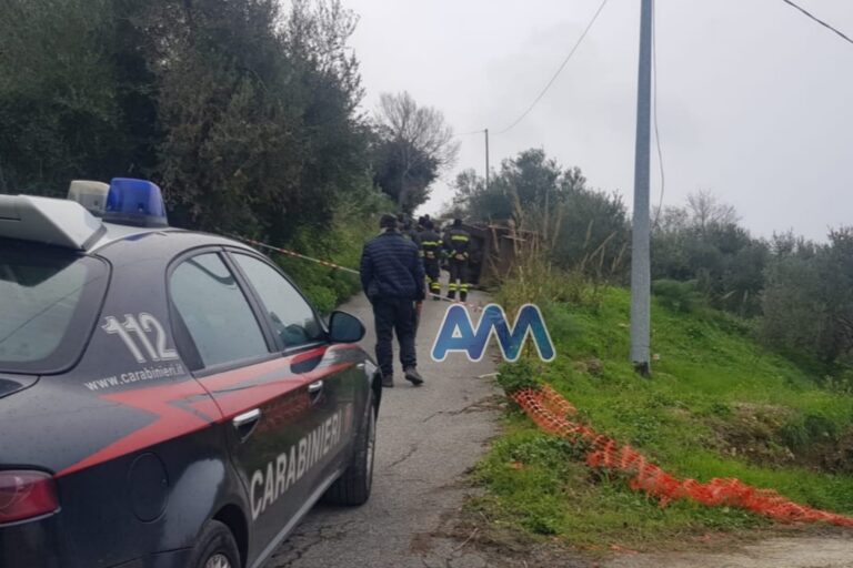 Patti – Si ribalta un “muletto” in una strada di campagna, 60enne morto schiacciato