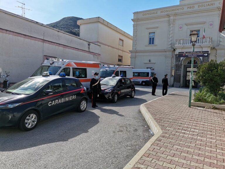 Lipari: minacciava di suicidarsi ed è stata bloccata dai carabinieri