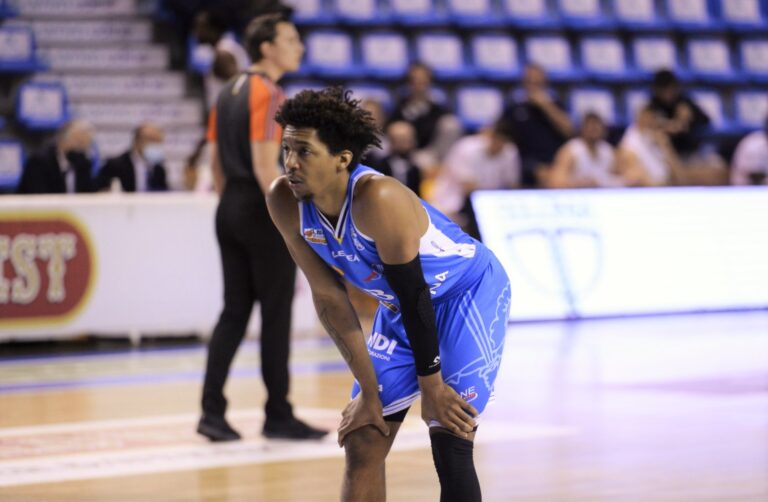 Rimonta incompleta per l’Orlandina Basket, dal -21 al -5. Udine si impone 86-80