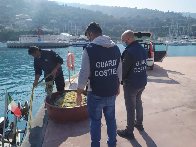 Capo d’Orlando, sequestrati attrezzi da pesca pericolosi per la navigazione