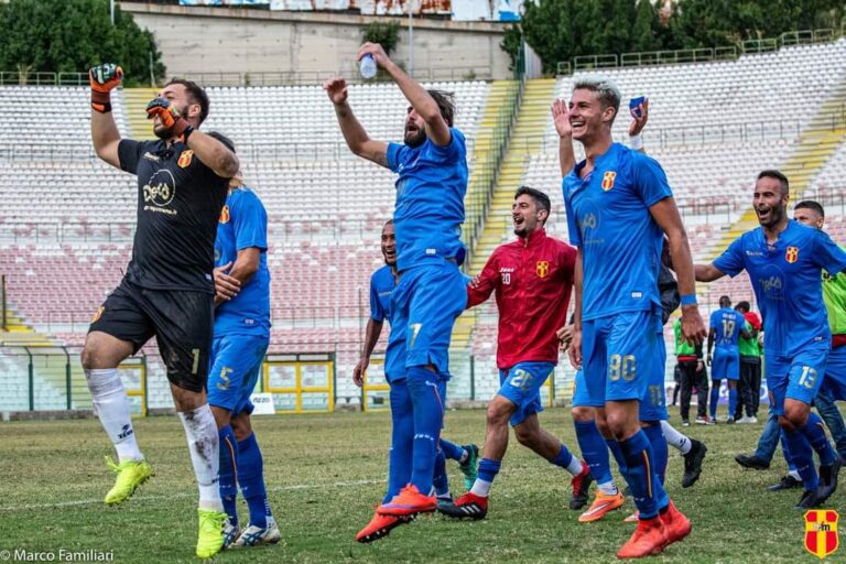 Serie D – La capolista ACR sfida la Cittanovese. Mister Costantino alla guida della FC Messina