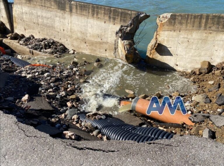 Capo d’Orlando – Partiti i lavori sul lungomare, ma la fogna scarica ancora a mare