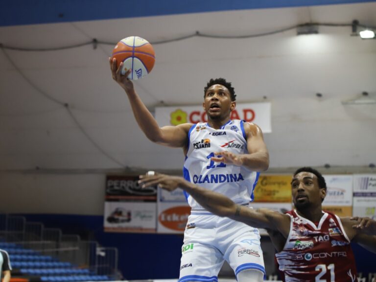 Basket – L’Orlandina priva di Floyd cade per 54-66 nel derby contro Trapani