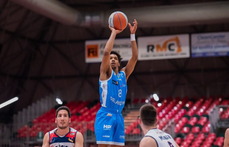 Basket – L’Orlandina spreca 23 punti di vantaggio e cede a Piacenza all’overtime