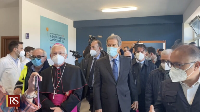 Covid, Musumeci: «Adesso avanti con i vaccini. Se tutto va come previsto dopo Pasqua il peggio sarà passato»