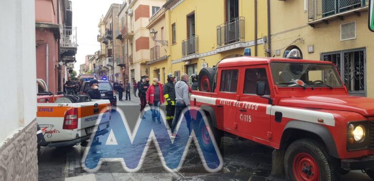 S. Stefano Camastra, incendio in abitazione a Porta Messina