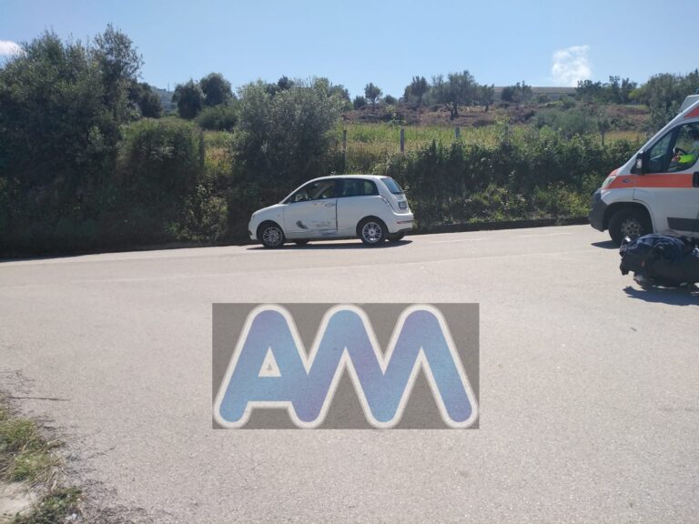 S. Agata Militello, scontro tra auto e moto. Un ferito