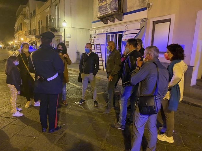 Isole Eolie – “No al coprifuoco alle 22”, protesta pacifica ieri a Lipari