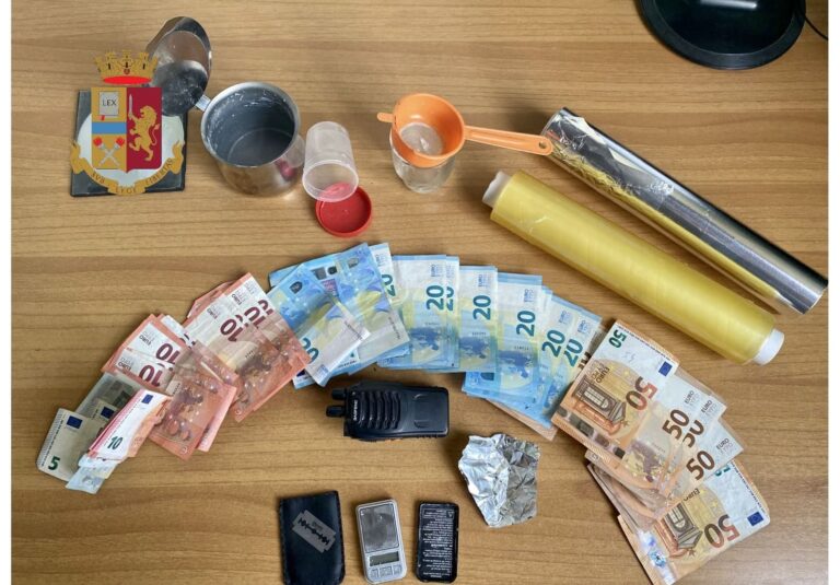 Continuano i servizi anti-droga a Messina. La Polizia di Stato arresta pusher di 20 anni