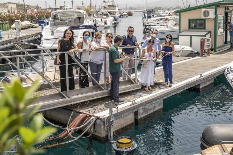 Milazzo: installato presso la Marina del Nettuno il trentunesimo “Seabin”, il cestino cattura rifiuti 