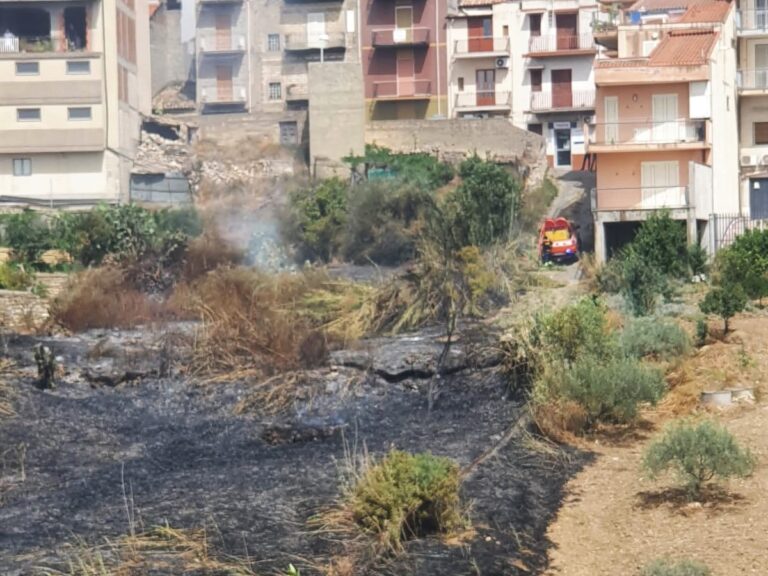 Catenanuova (EN) – 84enne muore colto da malore nel tentativo di salvare il suo terreno da un incendio