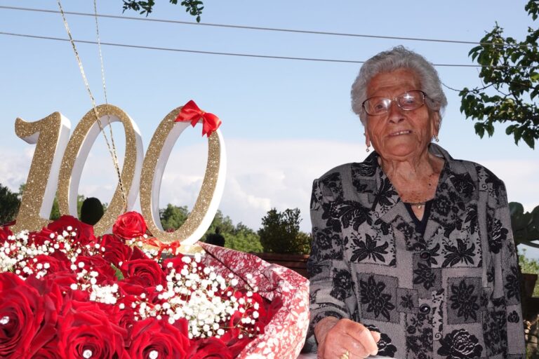 Naso in festa per i 100 anni di Nonna Rosaria