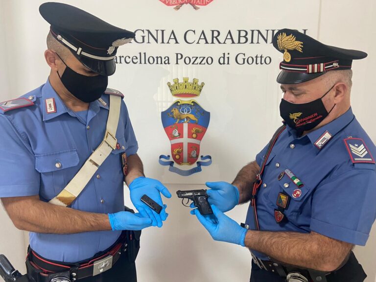 Furnari – Minaccia di morte i proprietari di un locale, arrestato 29enne in possesso di arma clandestina