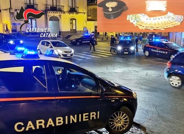 Aci Bonaccorsi, fugge all’alt dei carabinieri e lancia la droga dal finestrino. Arrestato un 47enne