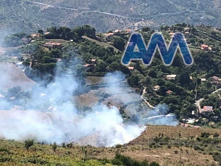 Incendio a Santo Stefano di Camastra. Le fiamme minacciano il Santuario del Letto Santo