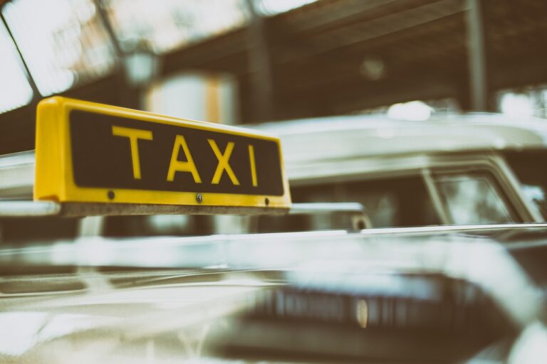 Politiche sociali – 2,5 milioni a persone disagiate per gli spostamenti in taxi o con NCC