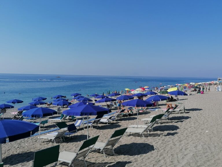 Weekend di afa e gran caldo in Sicilia: attesi picchi di 38° nel primo assaggio di estate