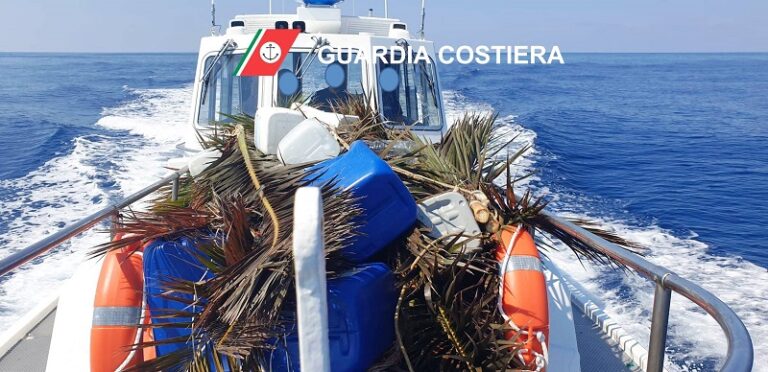 Sequestrati venti “cannizzi” posizionati a largo delle Isole Eolie