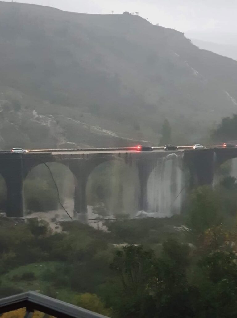 Maltempo, SS 116 Capo d’Orlando -Randazzo: crolla parapetto del ponte San Giuliano. Scuole chiuse in tutto il comprensorio