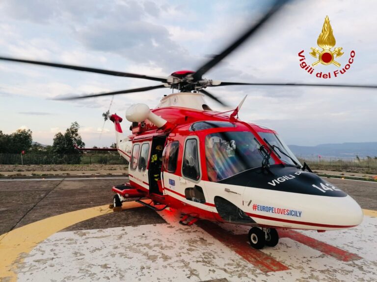 Esplosione in una fabbrica di fuochi d’artificio a Belpasso, un morto