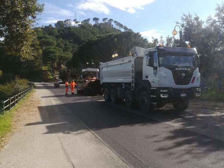 Piraino: rimesso l’asfalto in alcune strade comunali