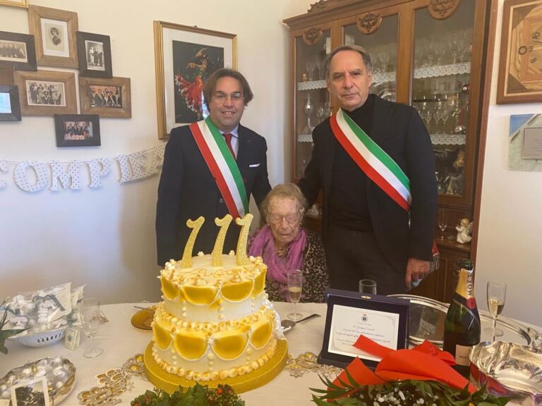 Sant’Agata M.llo – Giuseppina Comandé festeggia 111 anni: è la donna più longeva di Sicilia