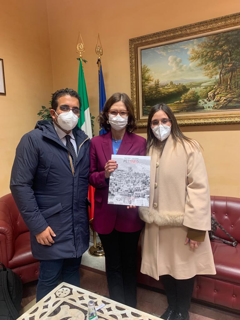 Roma, la ministra Gelmini incontra il presidente del consiglio di Pettineo Gianfranco Gentile