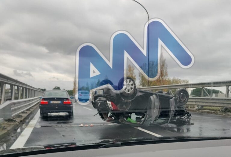 A/20, incidente stradale autonomo dopo lo svincolo di Milazzo. Vettura cappottata