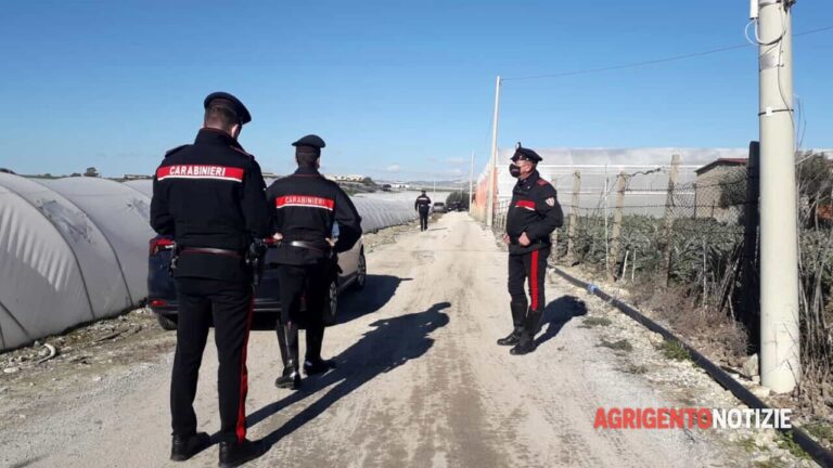 Uccide fratello, cognata e nipotini di 11 e 15 anni per l’eredità: 48enne di Licata si spara e muore in ospedale