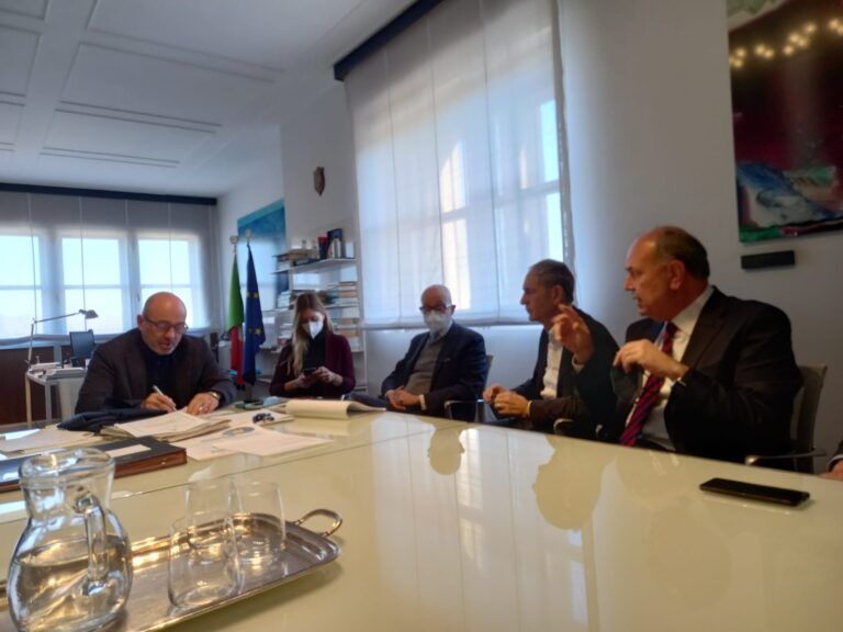 Raffineria di Milazzo, Calderone (FI) incontra a Roma il ministro Cingolani: “Sia riconvertita tutelando ambiente e lavoratori”