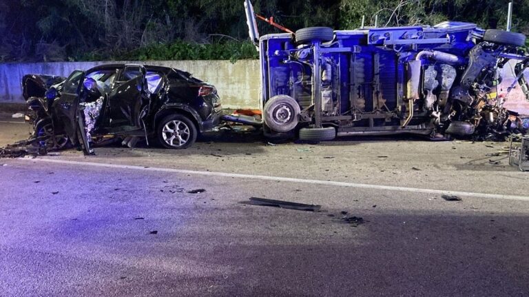 Violento impatto tra auto e ambulanza a Butera: tre i morti, tra cui il paziente