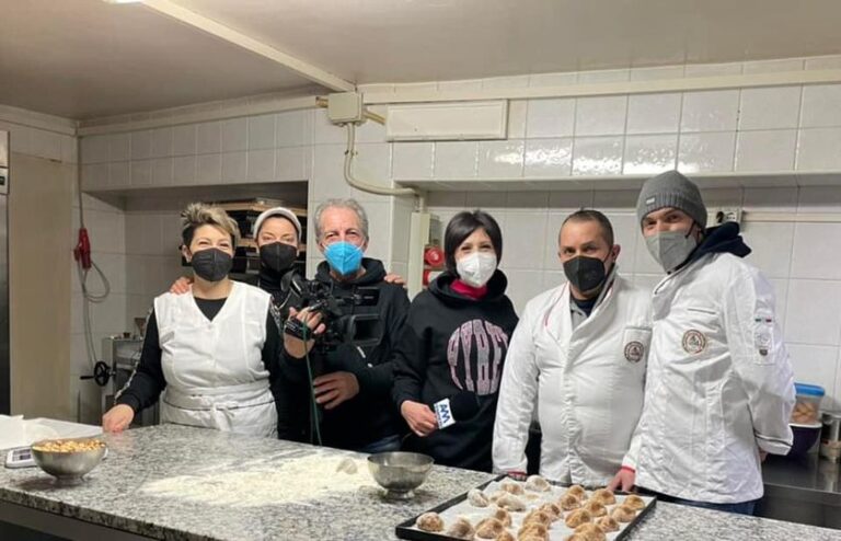 Tortorici, la preparazione della pasta reale e l’obiettivo comune di valorizzare questo dolce unico