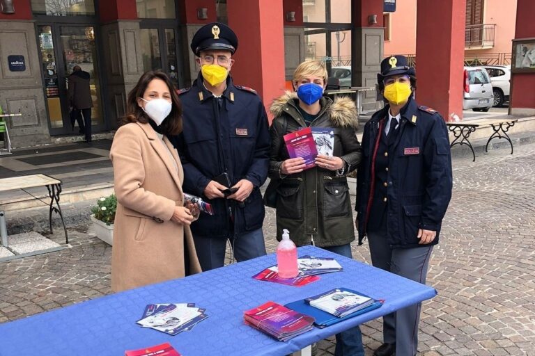 Oggi in provincia di Messina punti informativi della Polizia di Stato contro la violenza sulle donne