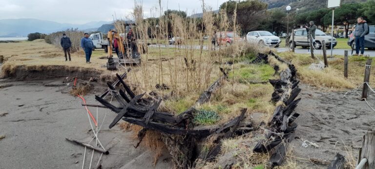 Gioiosa Marea – Iniziate a San Giorgio le operazioni di trasferimento del palischermo Santa Rita