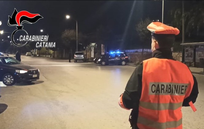 Caltagirone, spara una fucilata al rivale in amore e lo ferisce. Arrestato un 20enne