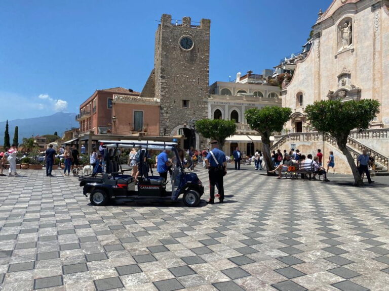 Controlli dei Carabinieri nel messinese: un arresto a Taormina per spaccio di droga e 14 denunce