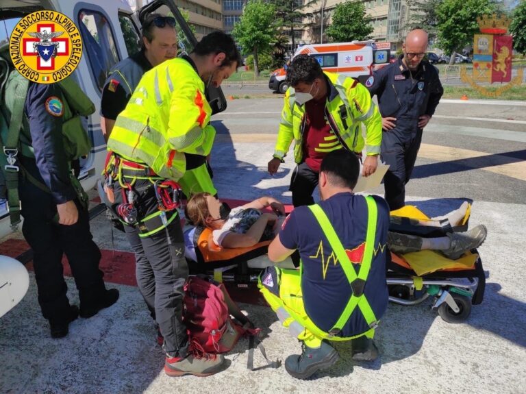 Turista tedesca si frattura la caviglia durante escursione a Salina, interviene il Soccorso Alpino