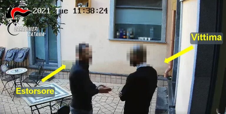 Riposto, 34enne indiziato di estorsione ai danni di un bar-ristorante. Arrestato