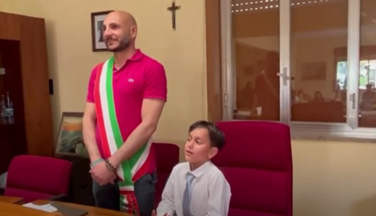 Oliveri: il sindaco Francesco Iarrera ha nominato l’esperto per i bisogni dei bambini, è Federico, 7 anni