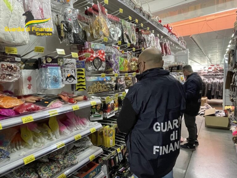 Siracusa, sequestrati oltre 10 mila articoli contraffatti o non sicuri. Denunciati 2 commercianti