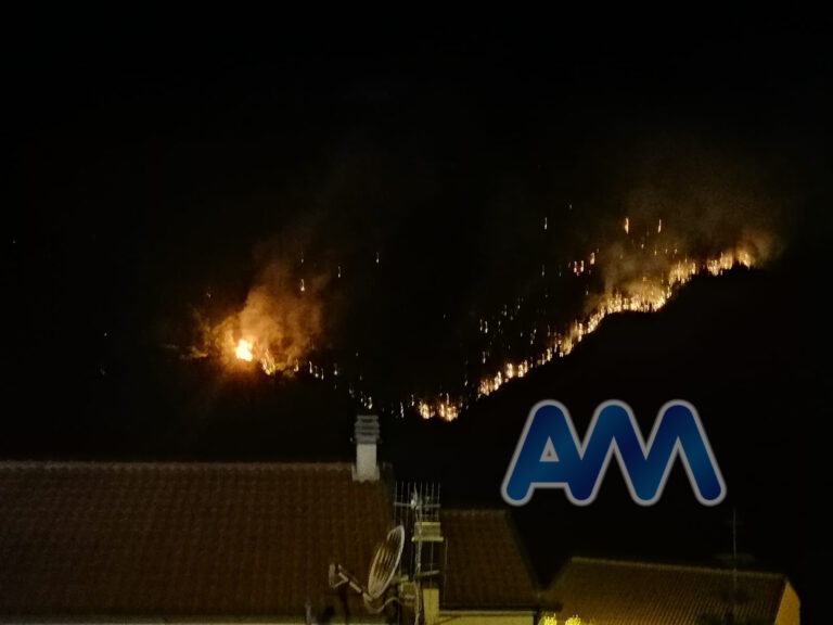 Notte di inferno sui Nebrodi. In fumo ettari di macchia mediterranea a Castell’Umberto e Sant’Angelo di Brolo