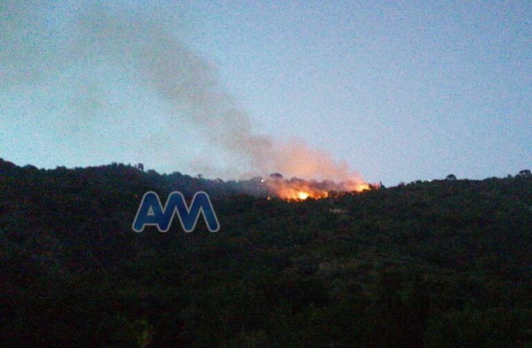 Piromani in azione a Castell’Umberto: fiamme alte in contrada Colamarco