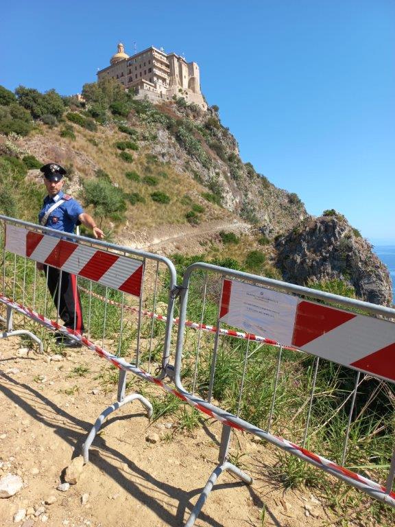 Tindari, pista abusiva in zona sismica e su beni paesaggistici. Disposto sequestro