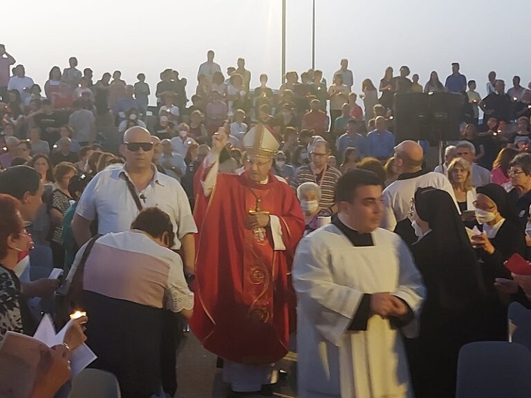 Sant’Agata Militello: Tanti fedeli alla Veglia di Pentecoste