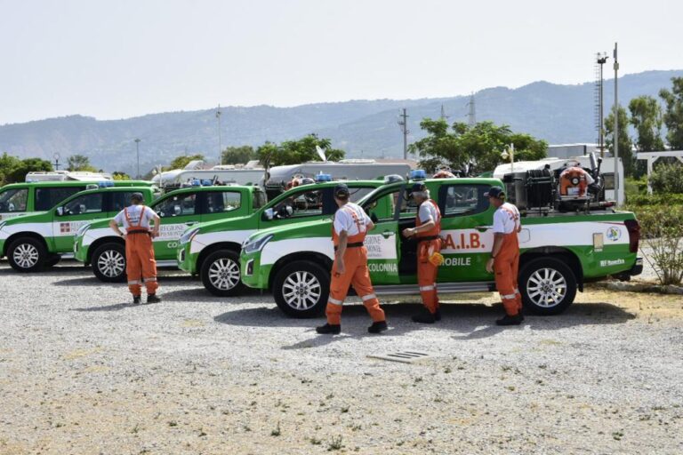 Rischio incendi: sbarcano in Sicilia i volontari di protezione civile del Piemonte. Saranno di stanza a Torrenova