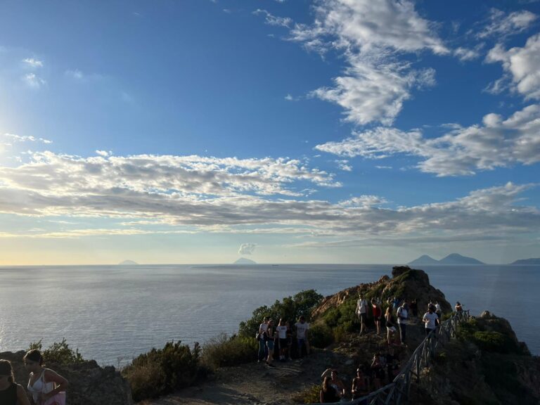 Gioiosa Marea, successo per la camminata sul sentiero naturalistico di Capo Calavà