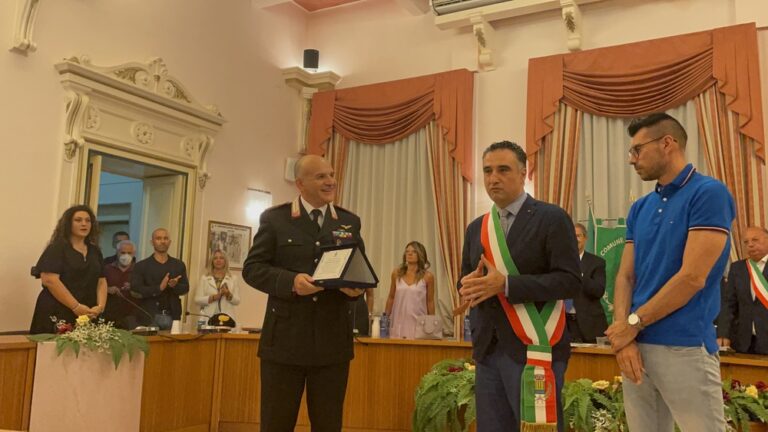 Acquedolci, targa di ringraziamento per il luogotenente dei carabinieri Salvatore Porracciolo