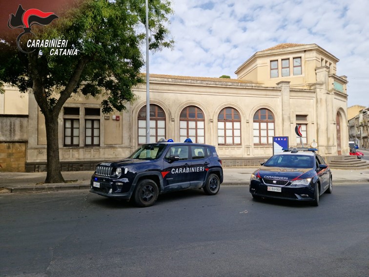 Caltagirone, incubo per 17enne algerino, sequestrato e seviziato